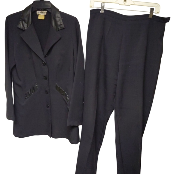 Black Women's Pantsuit - Picture 5 of 5